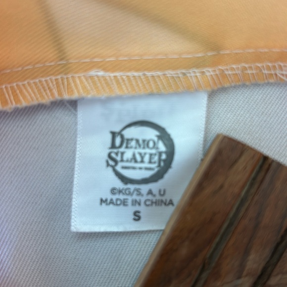 Demon slayer Zenitsu robe & leg covers adult small wig included - Picture 4 of 7